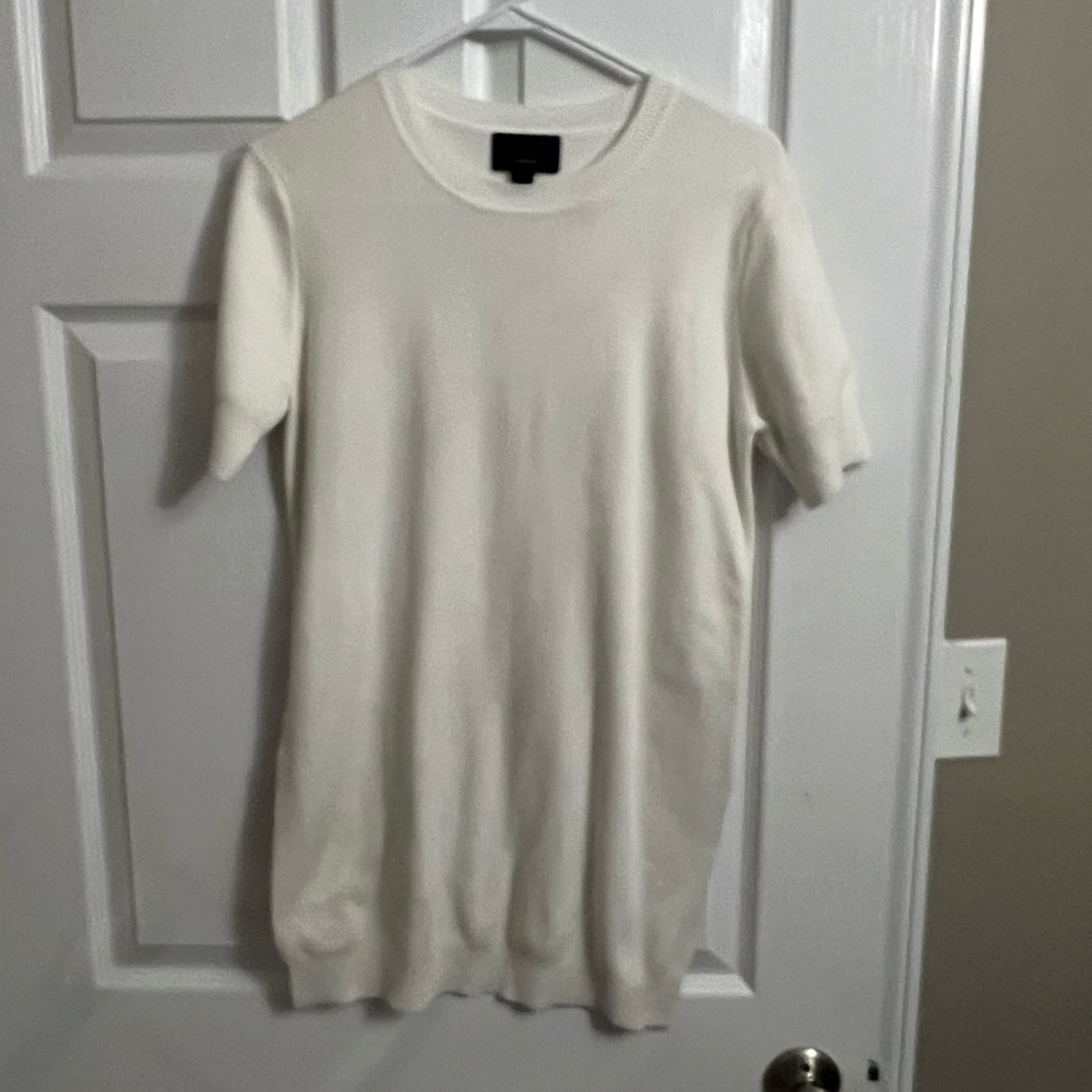 Short sleeve sweater